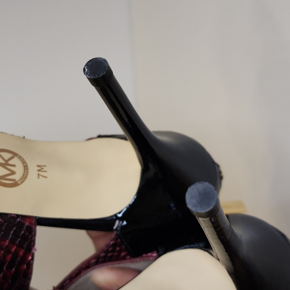 Michael Kors Sandal - Picture 6 of 12